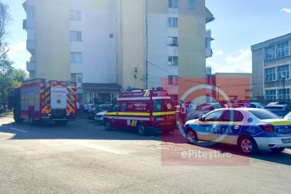 Alertă într-un bloc din cartierul Războieni, Pitești