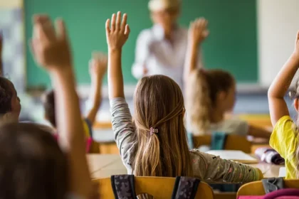 Bursele pentru elevi în anul școlar 2026–2027, confirmate oficial