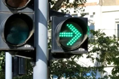Cod Rutier 2026: Ce trebuie să faci când se aprinde verdele