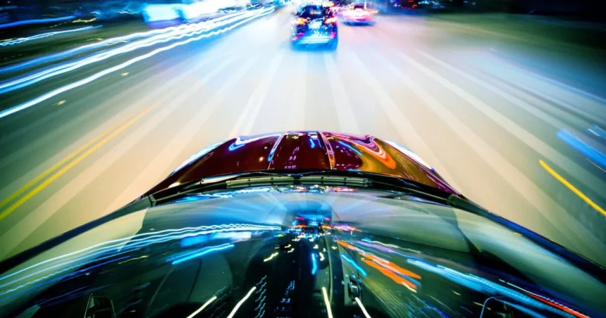 Flash-uri în trafic: amenda și condițiile de suspendare