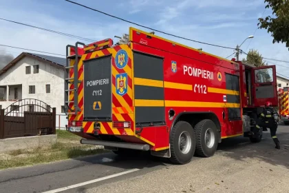 Incendiu la o anexă gospodărească din Bascov, Argeș
