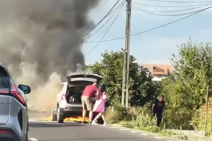 Incendiu la un autoturism pe DN73, lângă Pitești
