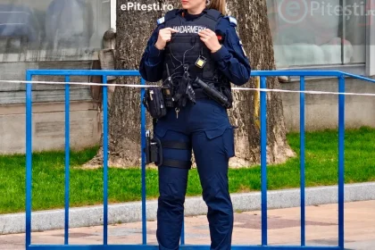 Jandarmii argeșeni, prezenți în centrul Piteștiului la evenimentul „Toamna”