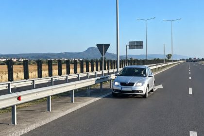 Permis retras și interzis 3 ani la examen pentru șoferii care conduc