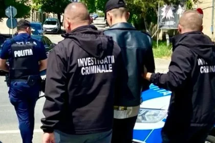 Tânăr de 16 ani din Argeș reținut de polițiști