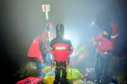 Turist de 53 de ani, decedat în Munții Făgăraș