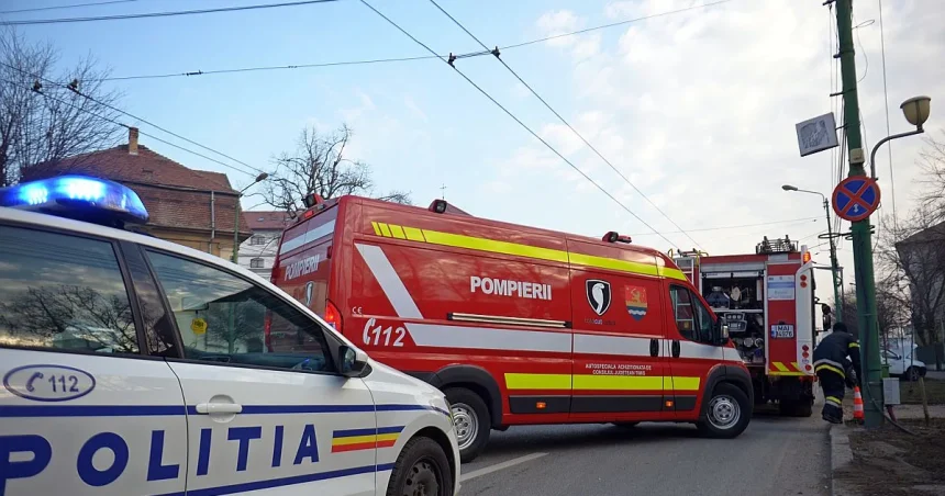 Accident grav în Argeș! Un autoturism a intrat într-un cap de pod
