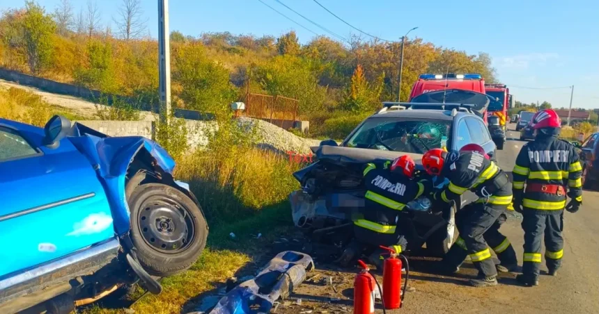 Accident grav în Costești, Argeș: două mașini făcute praf