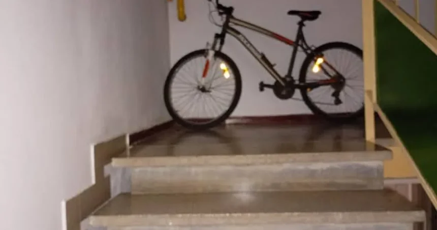 Amenzi pentru bicicletele lăsate pe casa scării. Ce prevederi se aplică