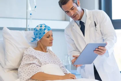 Apropiații bolnavilor de cancer ar putea beneficia de concediu