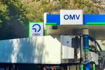 Beţivan la volanul unui TIR, a intrat direct în stație