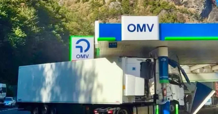 Beţivan la volanul unui TIR, a intrat direct în stație