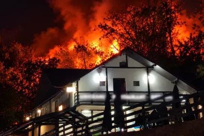Incendiu puternic pe DN 7, între Pitești și Râmnicu Vâlcea