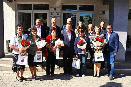 Mioveni, Argeș: Moment special pentru 12 cadre didactice