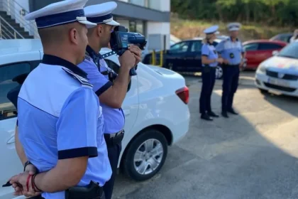 Pitești: Tânăr de 18 ani, prins cu 119 km/h pe bulevard