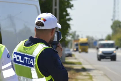Tânăr prins cu 125 km/h într-o zonă cu limită de 50 km/h