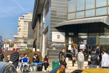 Un candidat a fost prins cu dispozitive de copiat în timpul examenului auto