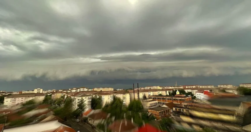 Vremea azi, 12 octombrie. Unde va ploua cel mai mult